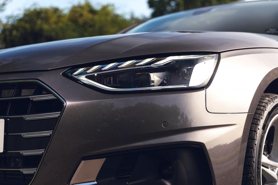 Детали экстерьера Audi A4 35 TFSI Sport (B9) 2019 года  (UK) (фото 9 из 21)